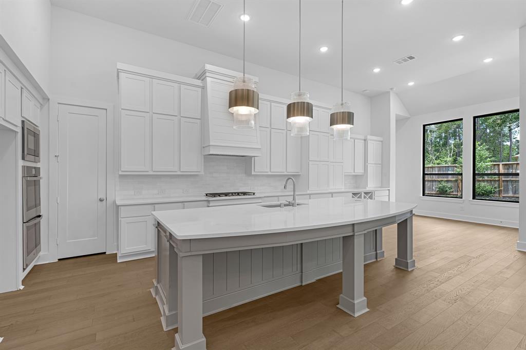 226 Wooded Rill Court, Conroe, Texas image 7