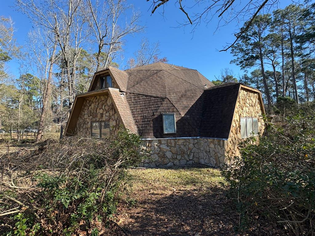 425 Carriage Trail, Conroe, Texas image 1