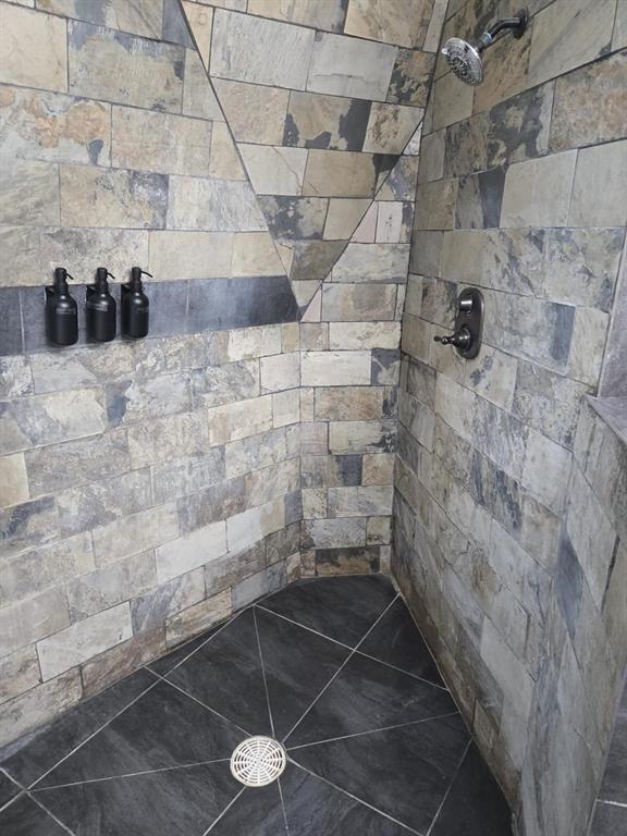 425 Carriage Trail, Conroe, Texas image 14