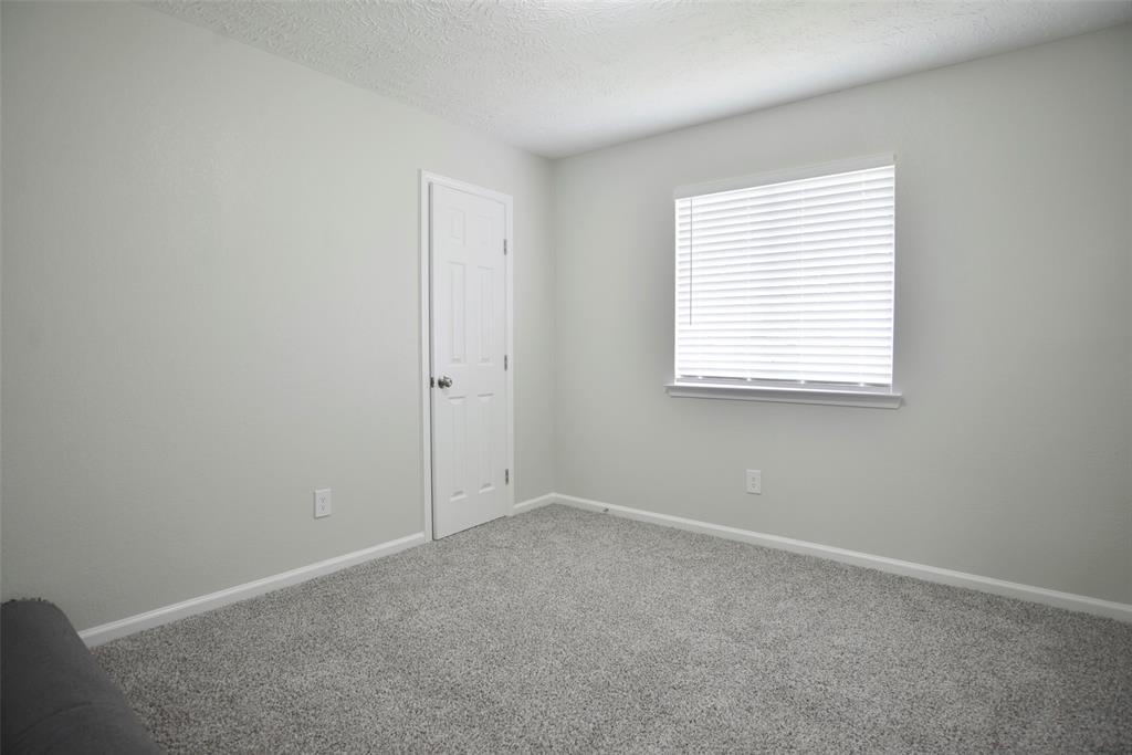 2796 Forest Point Drive, League City, Texas image 15