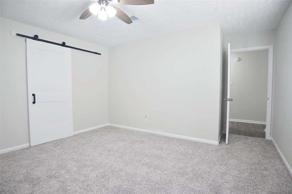 2796 Forest Point Drive, League City, Texas image 11
