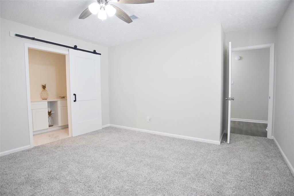 2796 Forest Point Drive, League City, Texas image 12