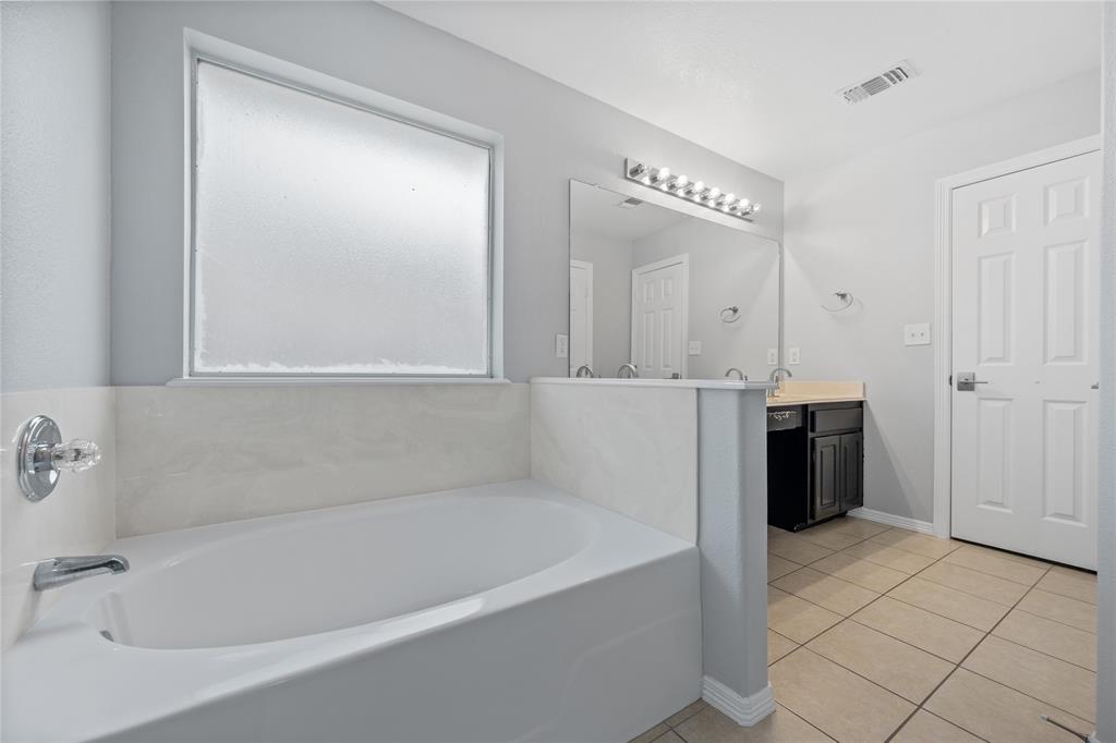 8122 Sports Haven Drive, Humble, Texas image 25
