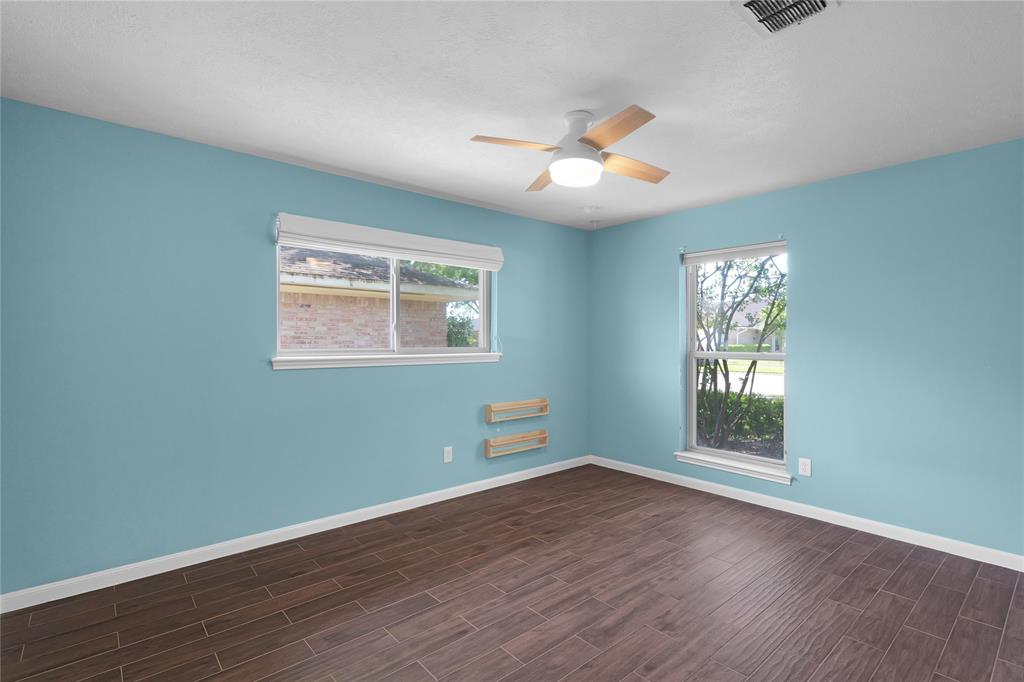 7618 Twin Hills Drive, Houston, Texas image 3