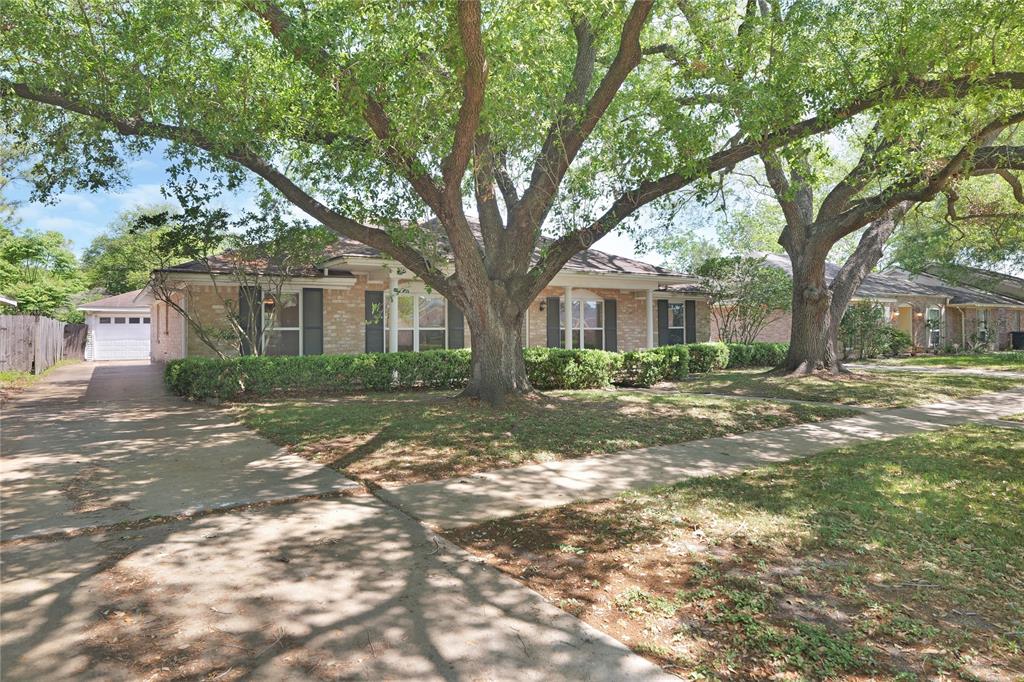 7618 Twin Hills Drive, Houston, Texas image 1