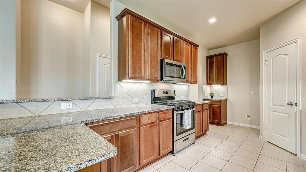 32706 Oak Heights Lane, Brookshire, Texas image 14