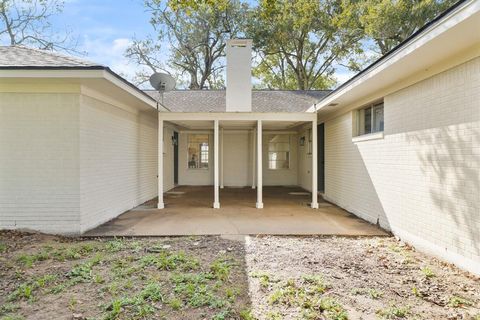 A home in Sealy