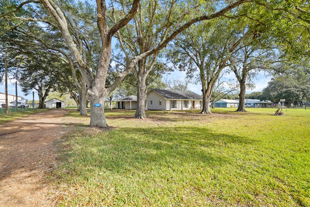 1416 Woody Lane, Sealy, Texas image 4