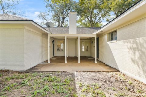 A home in Sealy