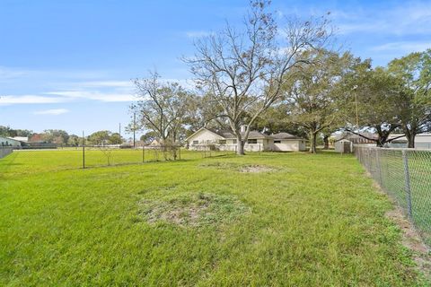 A home in Sealy