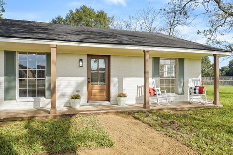 A home in Sealy