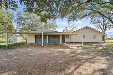 A home in Sealy