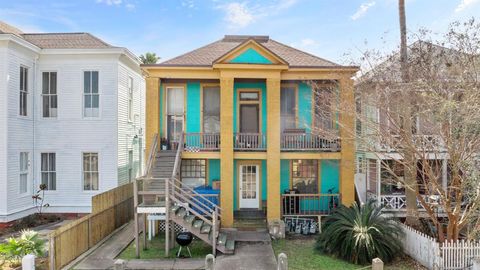 Quadruplex in Galveston TX 1707 Market Street.jpg