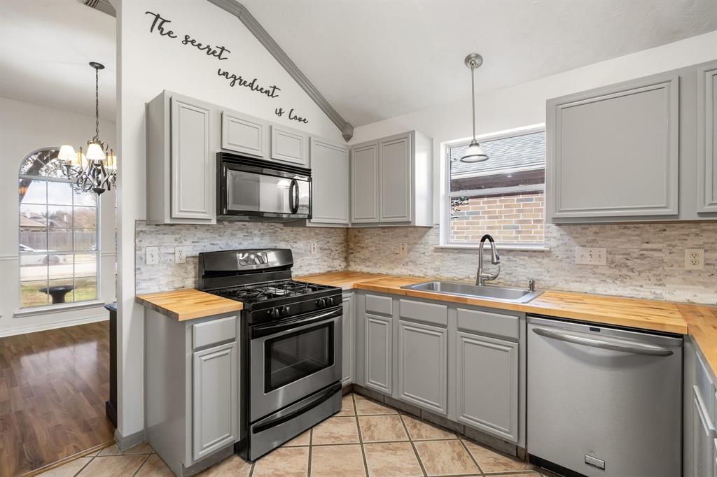 29306 Fox River Drive, Spring, Texas image 16