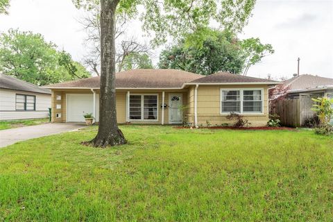 Photo of 4018 Woodshire Street, Houston, TX 77025 (MLS # 96263960) Photo of 4018 Woodshire Street, Houston, TX 77025 (MLS # 96263960)