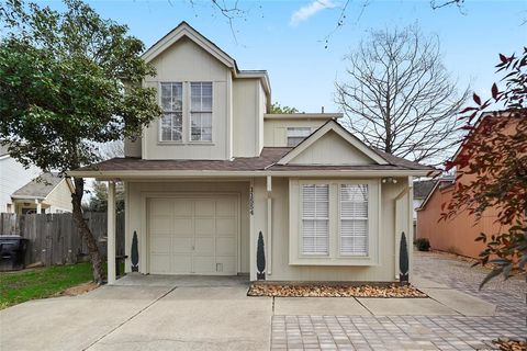 Single Family Residence in Houston TX 11554 Springshire Drive.jpg