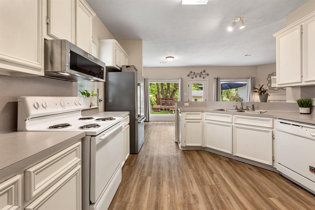 2505 Westwood Main Drive, Bryan, Texas image 10