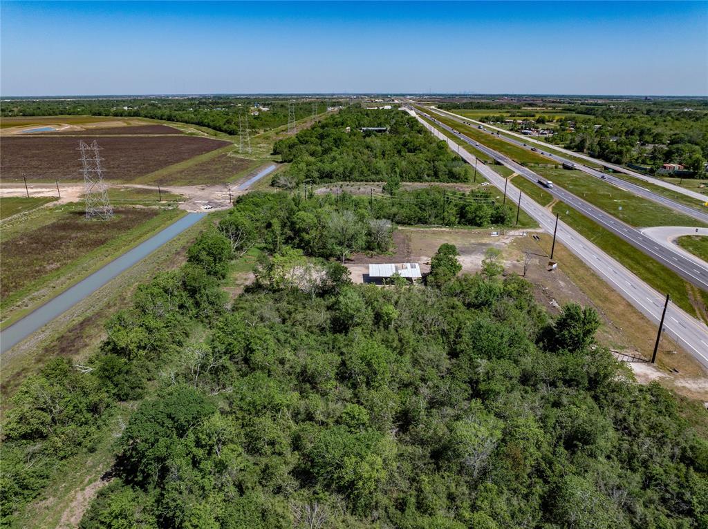 3208 Chene Rue, Rosharon, Texas image 6