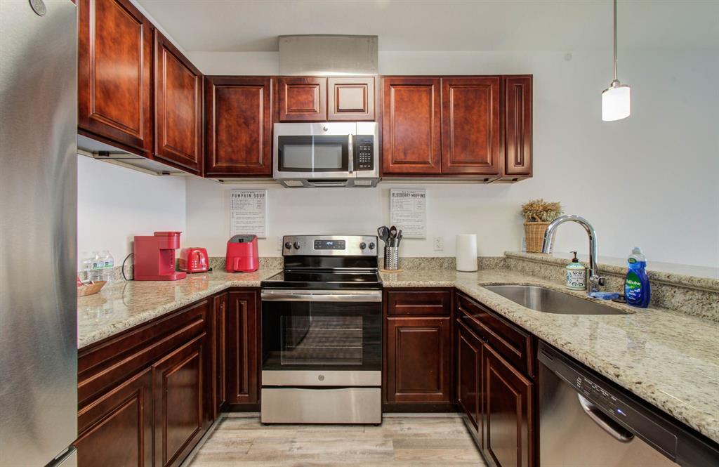 1207 Grand West Boulevard 3E