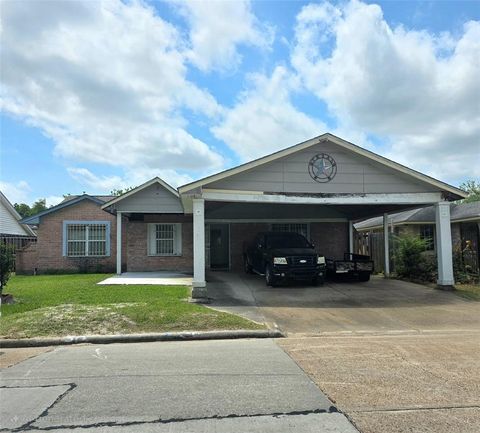 Photo of 939 Point Blank Drive, Houston, TX 77038 (MLS # 63463010)