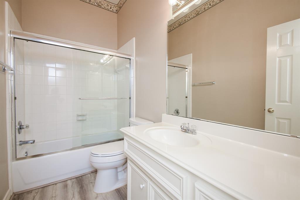 2615 Pinebend Drive, Pearland, Texas image 25