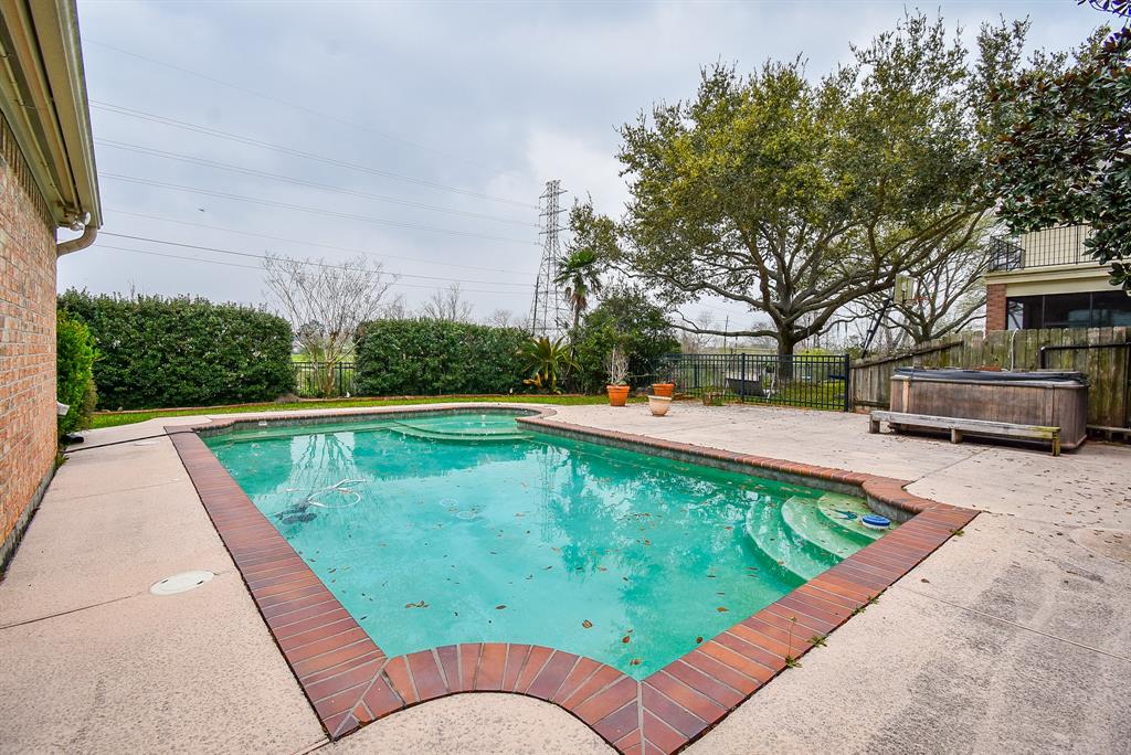 2615 Pinebend Drive, Pearland, Texas image 29