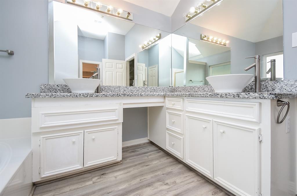 2615 Pinebend Drive, Pearland, Texas image 21