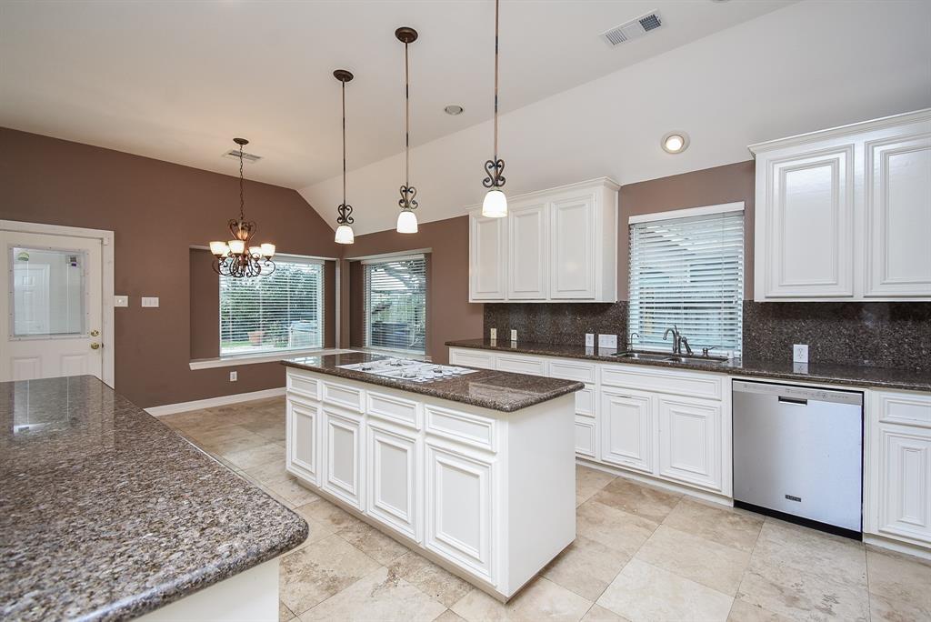 2615 Pinebend Drive, Pearland, Texas image 10