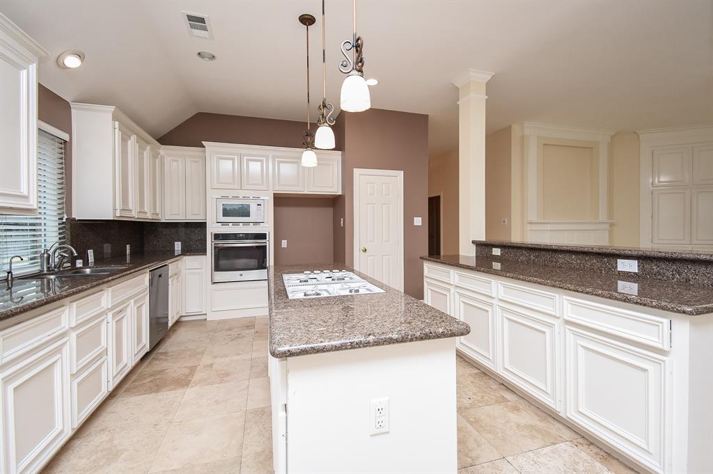 2615 Pinebend Drive, Pearland, Texas image 12