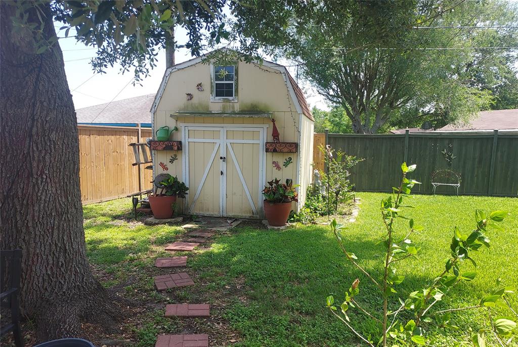509 S Ramona Street, Angleton, Texas image 17