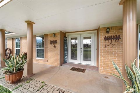 A home in Angleton