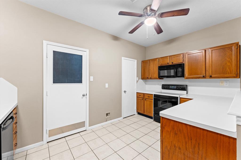 6906 Autumn Flowers Drive, Katy, Texas image 11