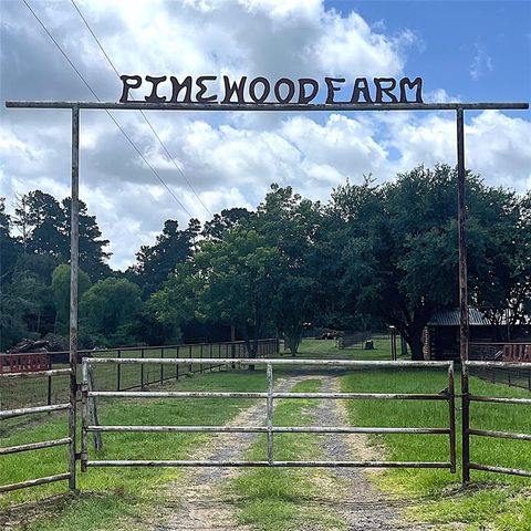 Photo of 11488 County Road 150, Centerville, TX 75833 (MLS # 93070616) Photo of 11488 County Road 150, Centerville, TX 75833 (MLS # 93070616)