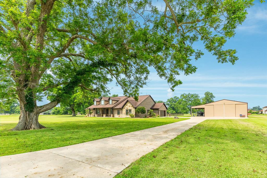 814 Mill Road, Angleton, Texas image 2