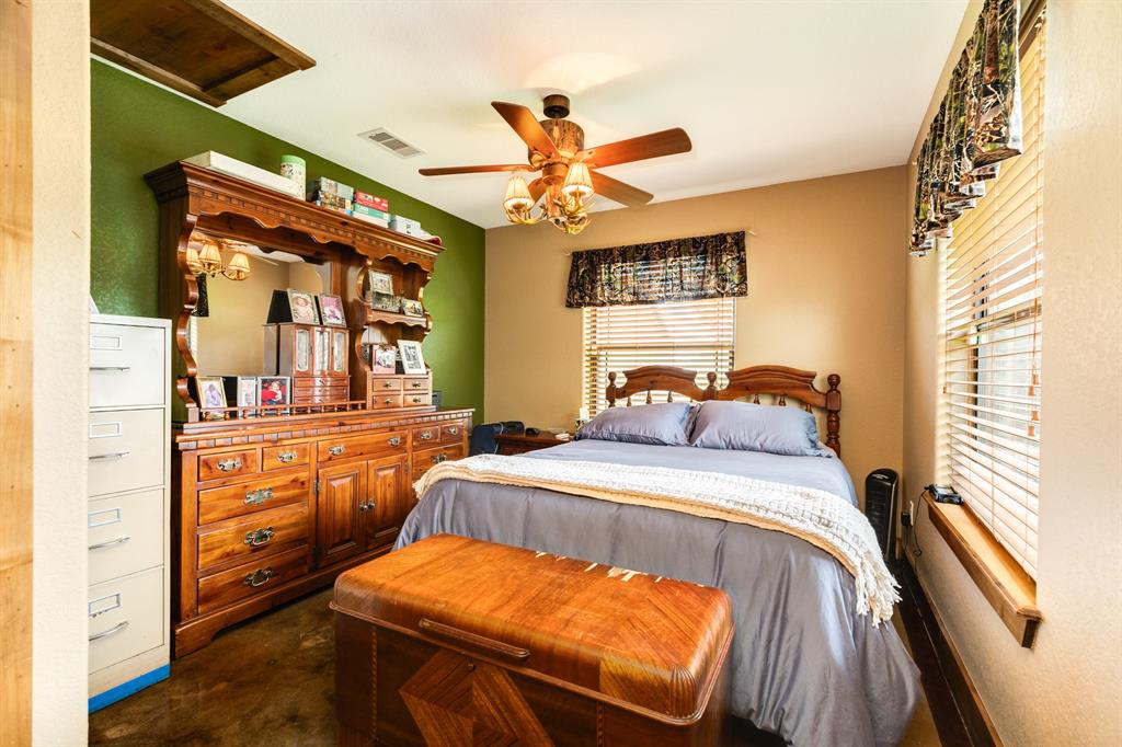 814 Mill Road, Angleton, Texas image 36