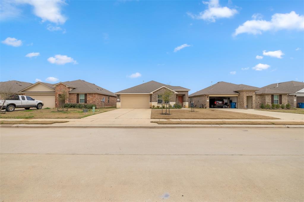 2409 Divot Lane, Navasota, Texas image 2