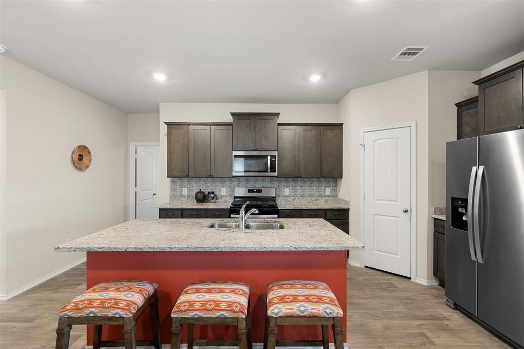 2409 Divot Lane, Navasota, Texas image 9