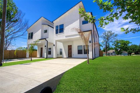 Single Family Residence in Houston TX 27 Foxshire Lane 1.jpg