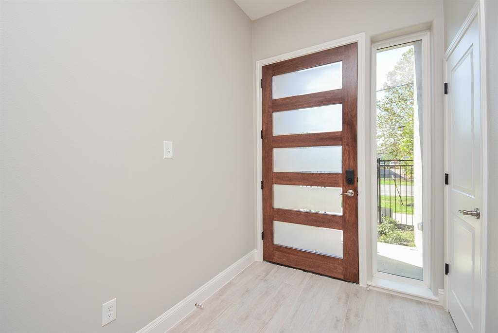 147 S 66 Street, Houston, Texas image 6