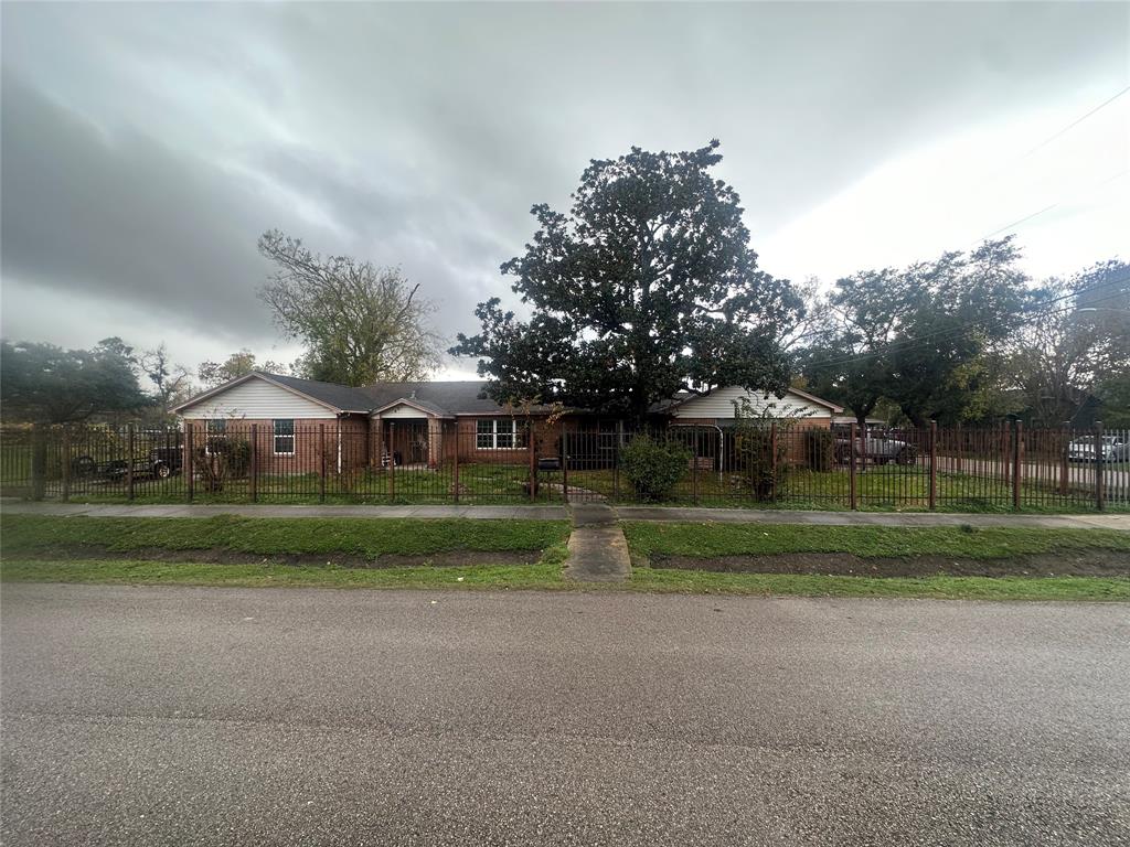 4011 Oxford Street, Houston, Texas image 1