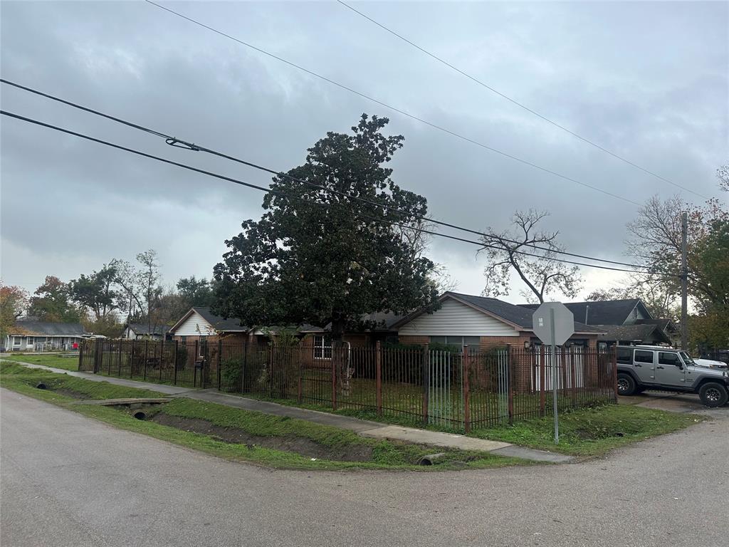 4011 Oxford Street, Houston, Texas image 3