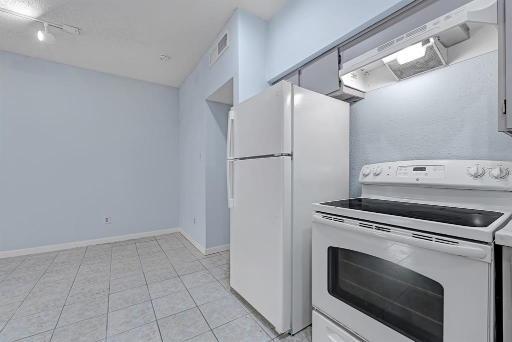 10855 Meadowglen Lane #806, Houston, Texas image 17