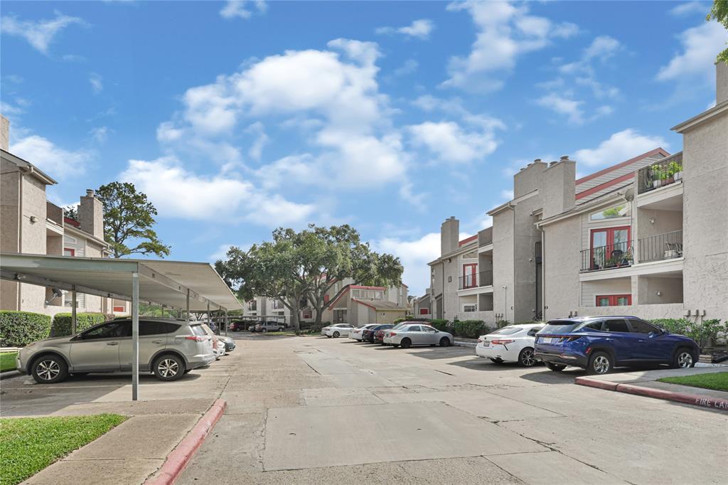10855 Meadowglen Lane #806, Houston, Texas image 2