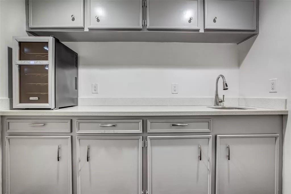 7530 Chevy Chase Drive, Houston, Texas image 29