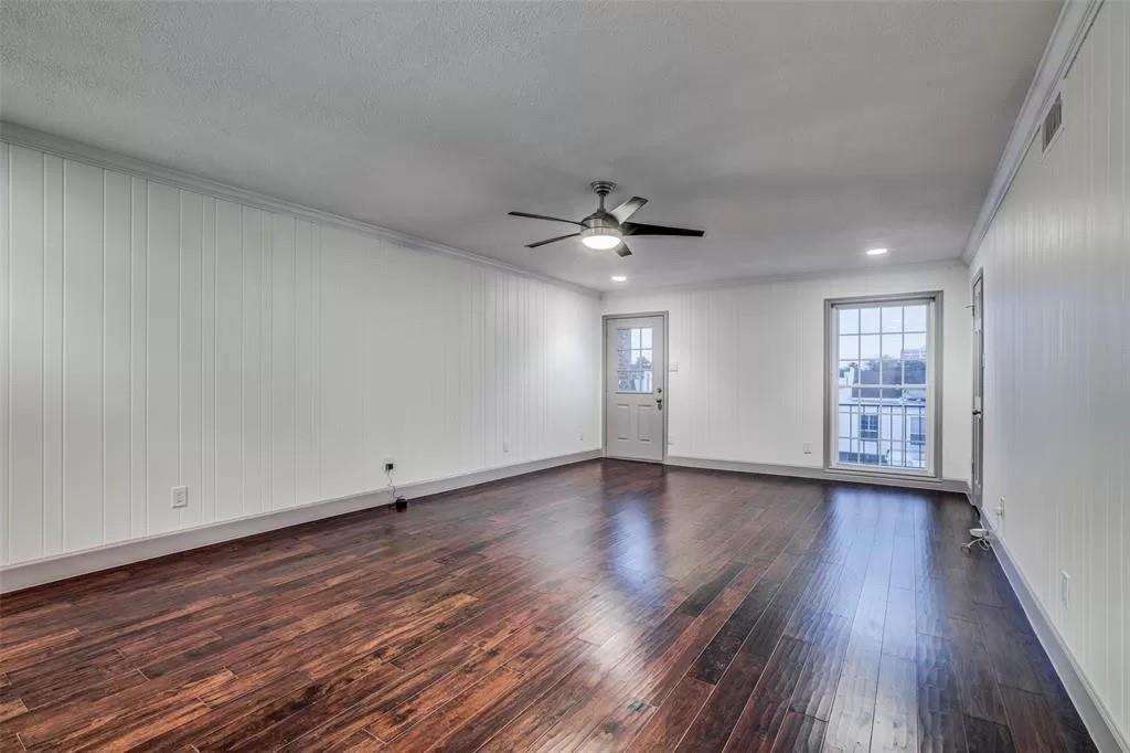 7530 Chevy Chase Drive, Houston, Texas image 28