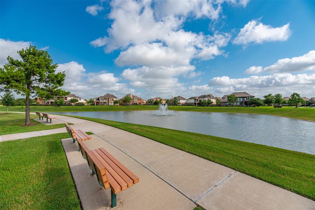 3719 Quail Springs Lane, Katy, Texas image 32