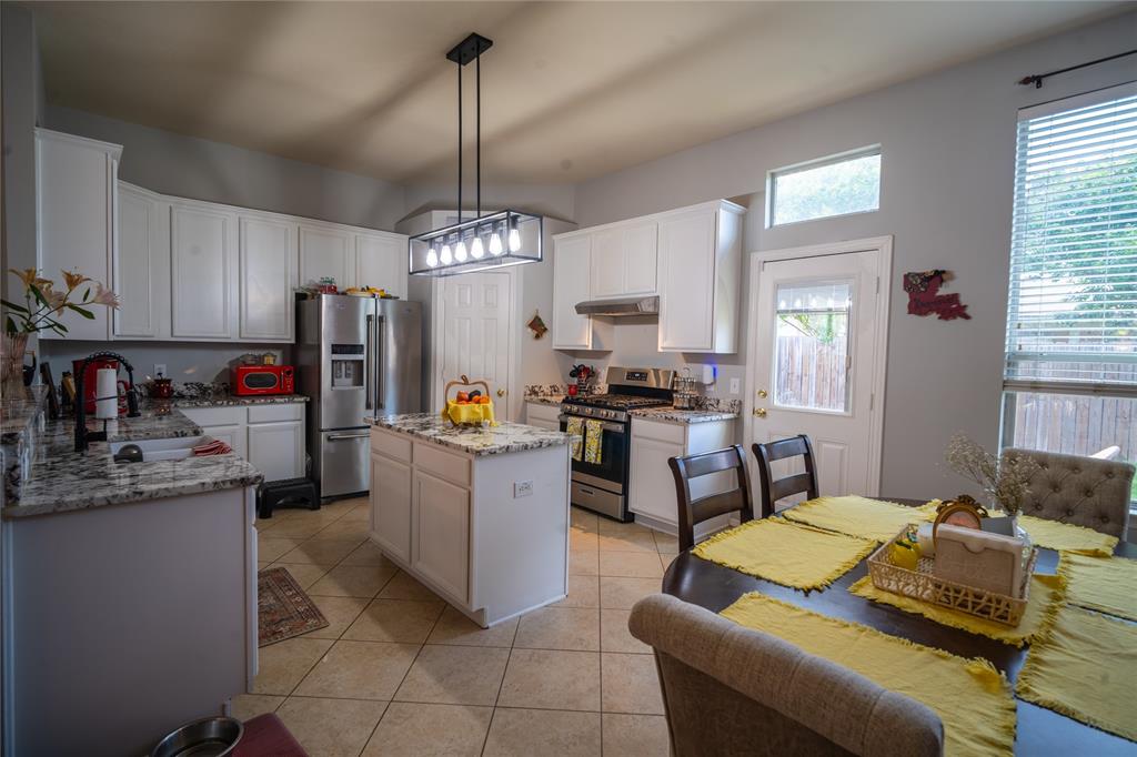 32102 Annice Lane, Pinehurst, Texas image 12