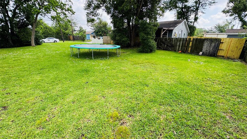 305 E Defee Avenue, Baytown, Texas image 15