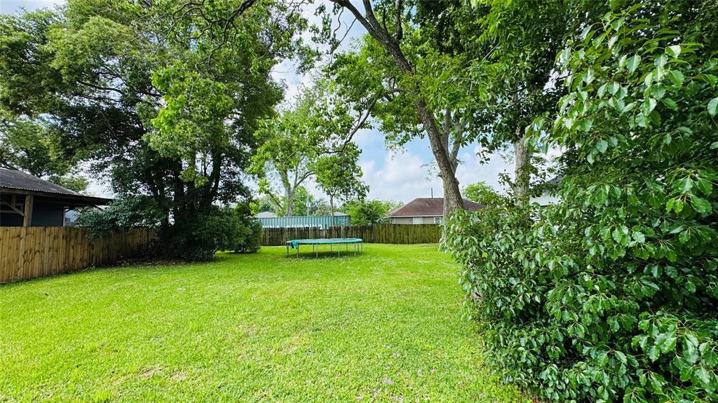 305 E Defee Avenue, Baytown, Texas image 5