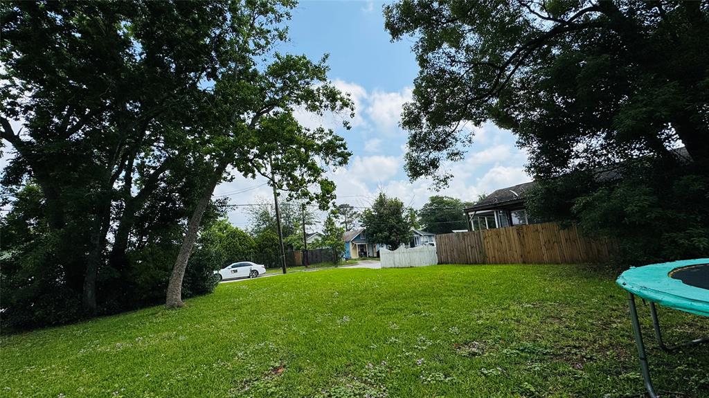 305 E Defee Avenue, Baytown, Texas image 16